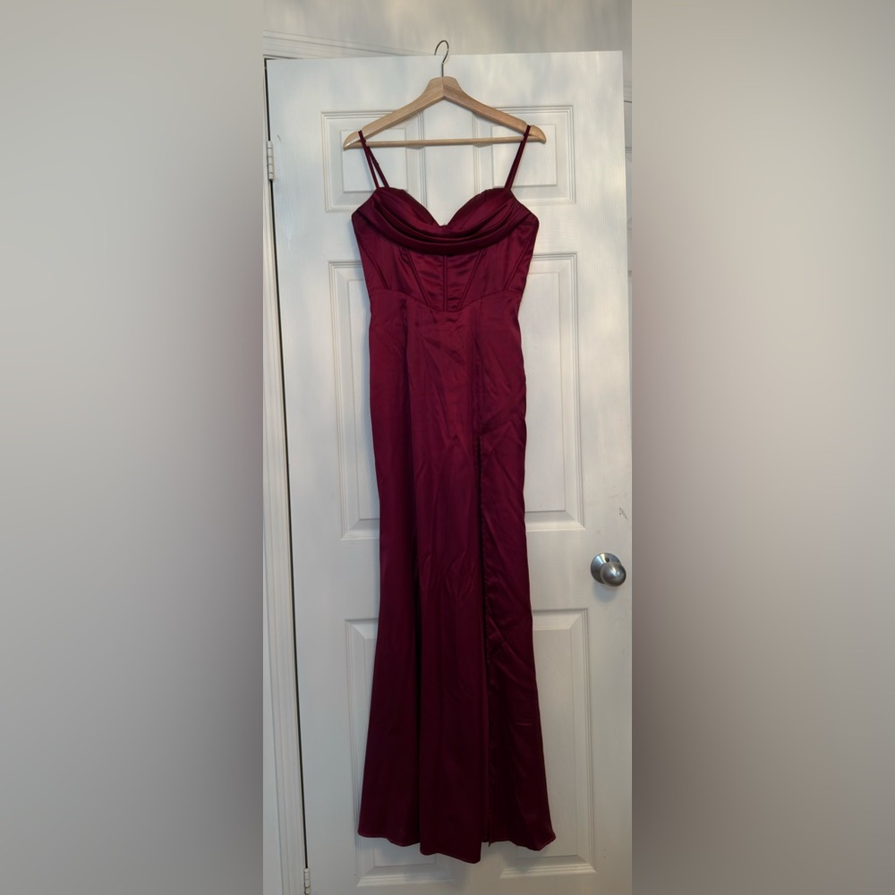 Elegant Wine Evening/Prom Corset-style Dress